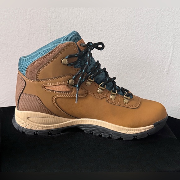 New condition Columbia Women’s Newton Ridge Plus Waterproof Hiking boot,size 8.5 - Picture 7 of 10